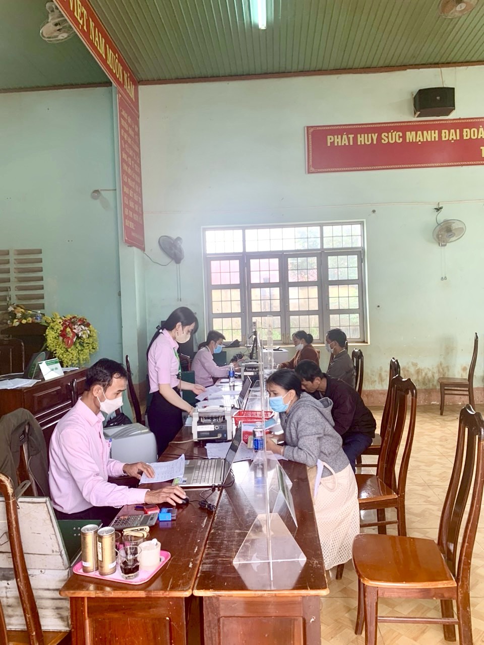 Thực hiện tốt công tác tín dụng chính sách, nguồn lực để vươn lên thoát nghèo bền vững.